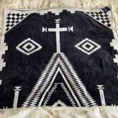 PENDELTON ジャガードオーバーサイズタオル ブラック/ホワイト