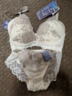 レース装飾付きブラジャーショーツセット　C65
