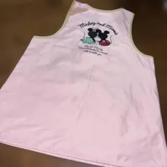 保育士　エプロン　ミッキー　ミニー　後ろ姿　ゆったり　ピンク