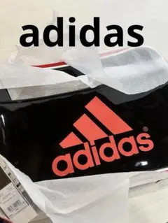 新品未使用　adidas ショルダーバッグ 18ℓ 赤黒 未開封のまま　宅急便
