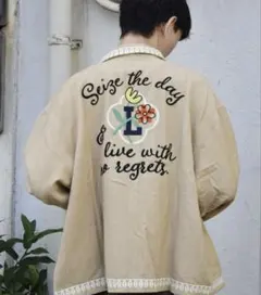LEIN 刺繍入りベージュジャケット