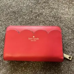 kate spade スカラップデザイン 二つ折り財布 レッド