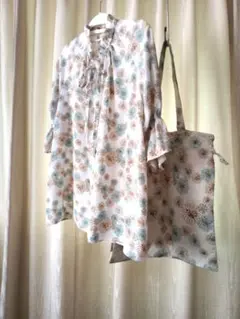 ユニクロ×PAUL&JOE 花柄リボン付き五分袖ブラウス+巾着型トートバッグ