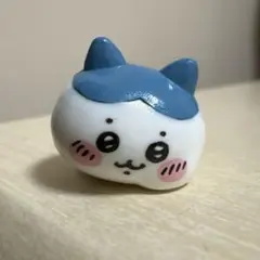 【美品】ハチワレ　びっくらたまご　フィギュアのサムネイル