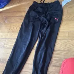 PUMA ブラックジャージパンツ S