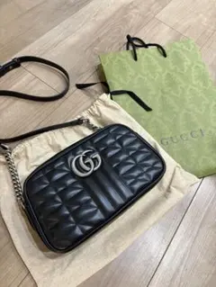 【未使用】GUCCI GGマーモント　スモールカメラバッグ