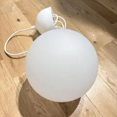 【美品】IKEA FADO 20cm ペンダントライト ホワイト 球体 照明のサムネイル