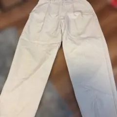 GU ベージュ チノパン Mサイズ