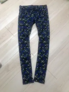 エモダ パンツのサムネイル