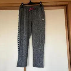 グレー ジャージパンツ サイドロゴ付き