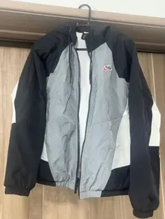 Nike ナイロンジャケット フード付き ブラック・グレー