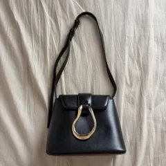 LE VERNIS POIRE FLAP BAGショルダーバッグのサムネイル