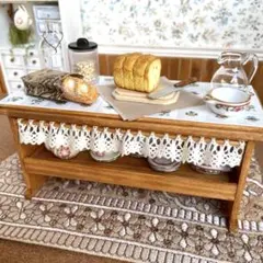 ミニチュア家具　アンティークテーブル　ドールハウス