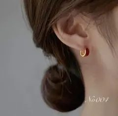 高級感　レッド　フープピアス　アンティーク風　レトロ調　ゴールド　赤