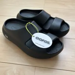 未使用】crocs brooklyn 厚底サンダル 黒 22cm - メルカリ