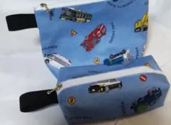 ★値下げ中【ハンドメイド】ラミネート/ポーチとペンケース/くるま