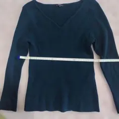 ２３区ダークグリーン Vネック 長袖Tシャツ 38