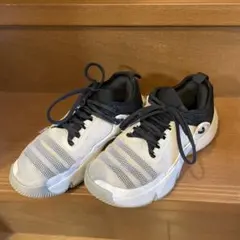 adidas バスケットボールシューズ ホワイト/ブラック