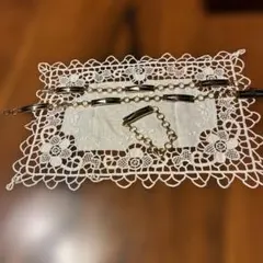 ゴールドと黒のチョーカー