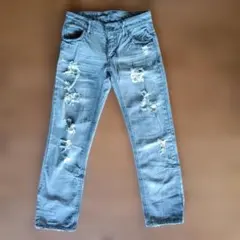 グレーダメージデニムパンツ