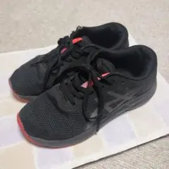 asicsレーザービーム スニーカー22センチ
