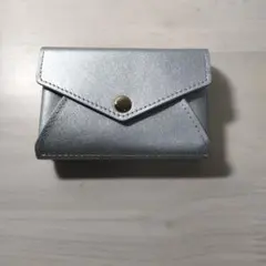 「小さく見えて収納上手」手のひらサイズの本革財布 北欧、暮らしの道具店