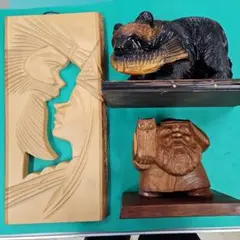 北海道、彫刻お土産3点セット コロボックルの置物、アイヌ彫刻レリーフ、熊の置物