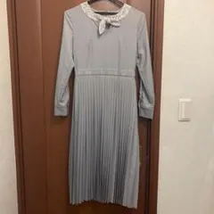 ジルスチュアート　ドレス　ワンピース　フォーマル　グレー 長袖 プリーツ