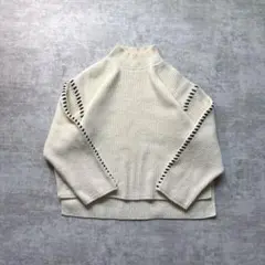 トラッゾドンナ 配色ステッチ ハイネック リブニット セーター アイボリー