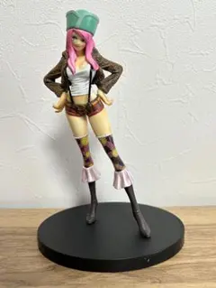 2025年最新】ワンピース 女性フィギュアの人気アイテム - メルカリ