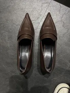 ポインテッドローファーパンプス