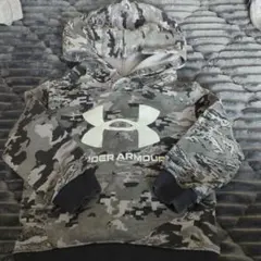 UNDER ARMOUR 迷彩グレー パーカー