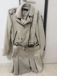 ZARA ベージュ ライダースジャケット スカートセットアップ