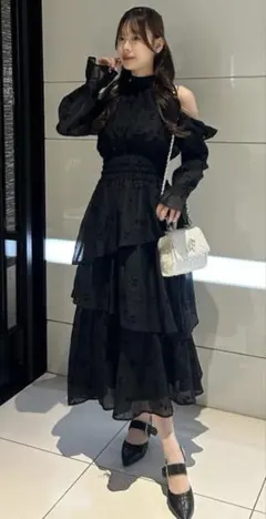 NICE CLAUP アメスリティアードロングワンピースのサムネイル
