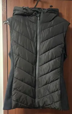ZARA フード付き ブラックダウンベスト