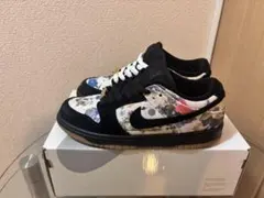 Supreme × Nike SB Dunk Low 