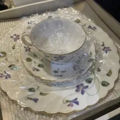 ノリタケ　バイオレットドリーム　トリオ大皿、カップ&ソーサー