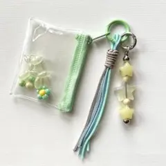 【06】じゃらじゃら　ストラップ　キーホルダー　パラコード　ハンドメイド