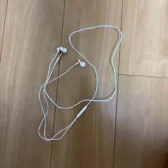 ホワイト 有線イヤホン マイク•リモコン付き