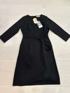 【新品：タグ付き】シューラルーダブルクロスベルト付きワンピース　Mサイズ