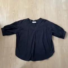 ADAM ET ROPÉ 日本製 ブラック Vネック 五分袖シャツ