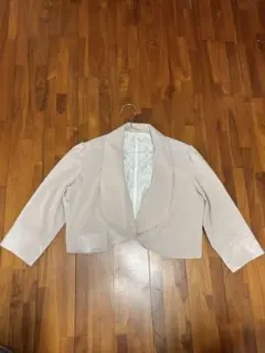 ボレロ　結婚式　二次会　ベージュ　シンプル