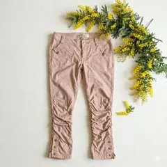 【美脚効果】Bou Jeloud 裾シャーリング・デザインパンツ ピンクベージュのサムネイル
