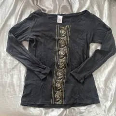 刺繍入り黒長袖Tシャツ