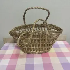 クラフトテープで作った…オーバルバスケット - メルカリ