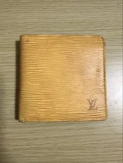 ルイヴィトン　エピ　ポルトビエカクトクレディ　二つ折り財布　M63549