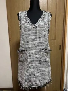 フリンジ付きVネックノースリーブベスト