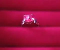 赤色石《ライト シャム 》オーバルカット　シンプル　色:シルバーリング