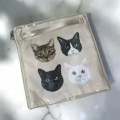 新品未使用・Coony ねこねこサコッシュ ポーチ 猫柄　ファミリーニャート限定のサムネイル
