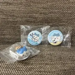 ちいかわ　くら寿司　ハチワレ　キーホルダー　缶バッジのサムネイル